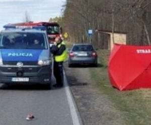 Koszmarny wypadek w Żabnie pod Chojnicami. Osobówka zmiotła z pasów 12-letnią dziewczynkę