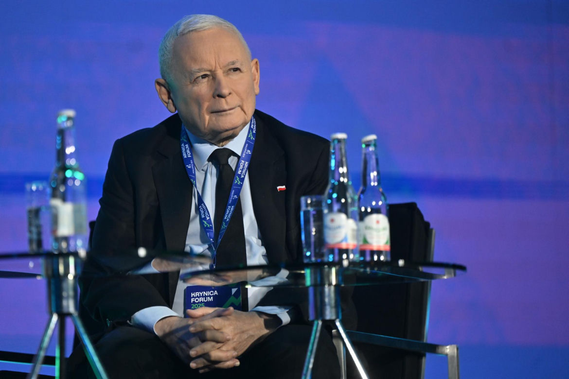 Wiercą Kaczyńskiemu za ścianą