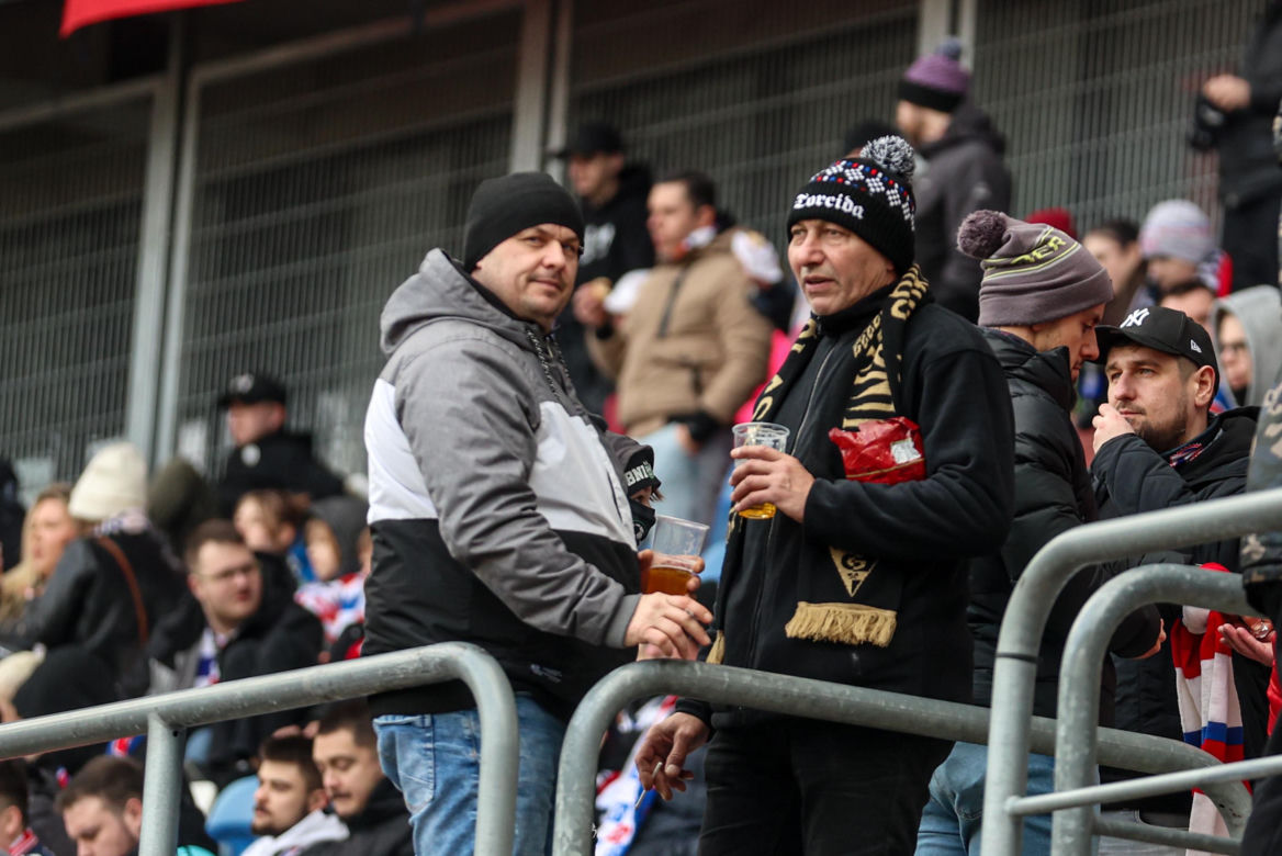 Górnik Zabrze zmierzył się z Puszczą Niepołomice. Na trybunach niemal 15 tys. kibiców