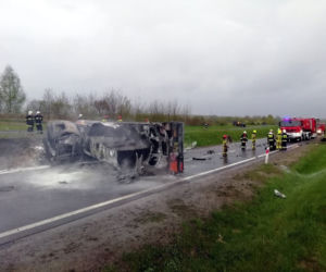 Wypadek na obwodnicy Leżajska. Spłonęła cysterna, zginął kierowca Audi