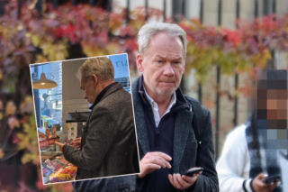 Mirosław Baka elegancki i zarobiony. Musi stołować się w Żabce! Kto by pomyślał?