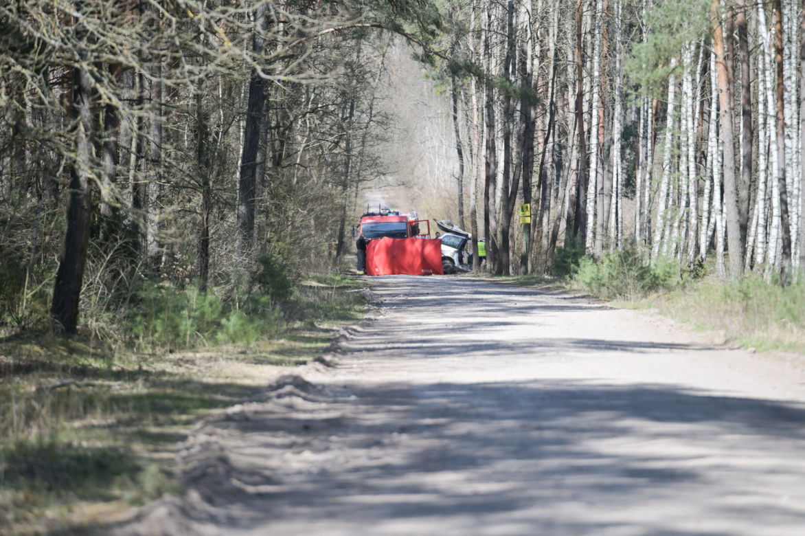 Koszmarny wypadek w Rulewie. Kierowca zginął w Poniedziałek Wielkanocny