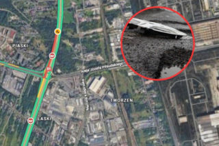 Kilka aut wpadło do wielkiej dziury w Dąbrowie Górniczej