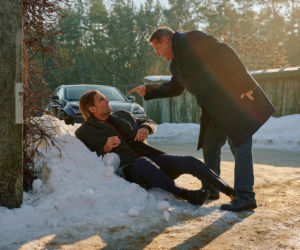 Podczas pogrzebu rodziców Alana Mariuszowi kompletnie puszczają nerwy.