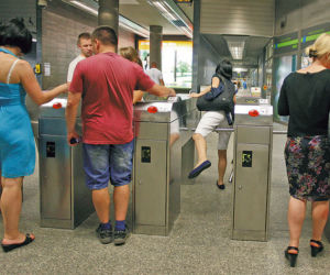 Bez jedzenia i skakania w metrze
