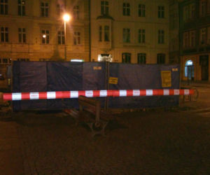 Prace przy wejściu do Movie Gate