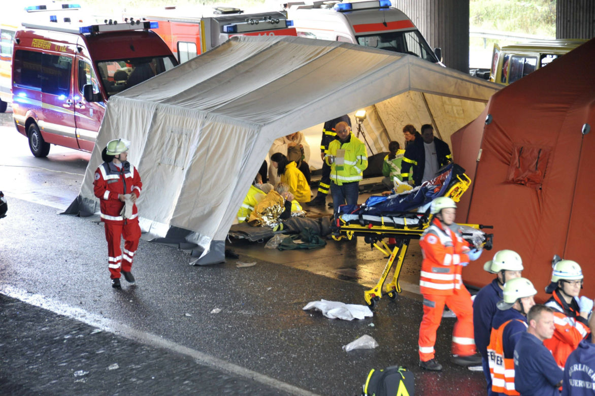 Wypadek autokaru na autostradzie pod Berlinem