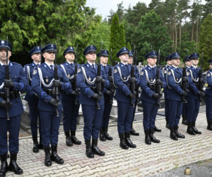 Tłumy pożegnały 23-letniego policjanta. Kacper zginął w tragicznym wypadku w Piasecznie