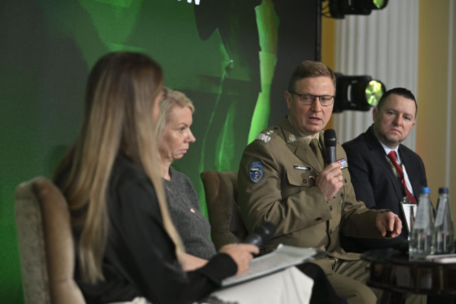 Konferencja Portalu Obronnego „Odporność cyfrowa i informacyjna Polski. Wyzwania w dobie wojny hybrydowej". Drugi panel