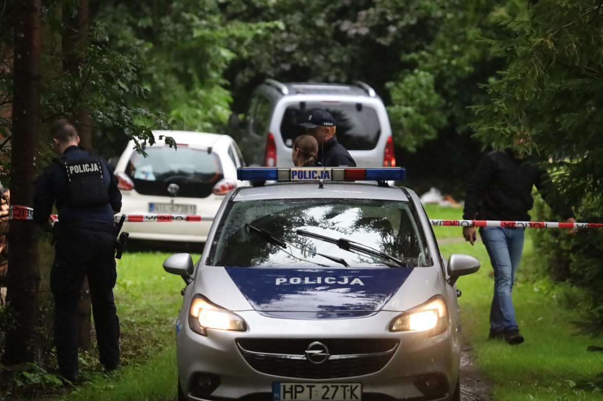 Koszmar w Janikach Wielkich. Syn zamordował rodziców