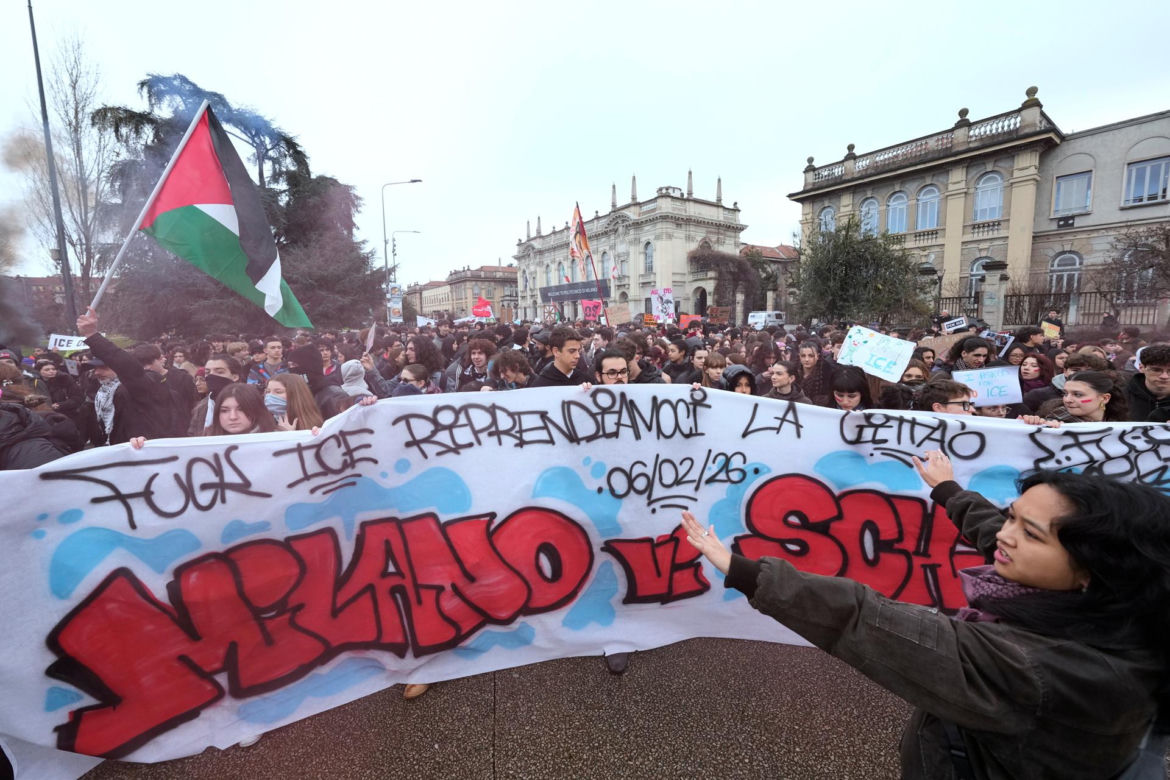Protesty przeciwko IO w Mediolanie. Starcia z policją