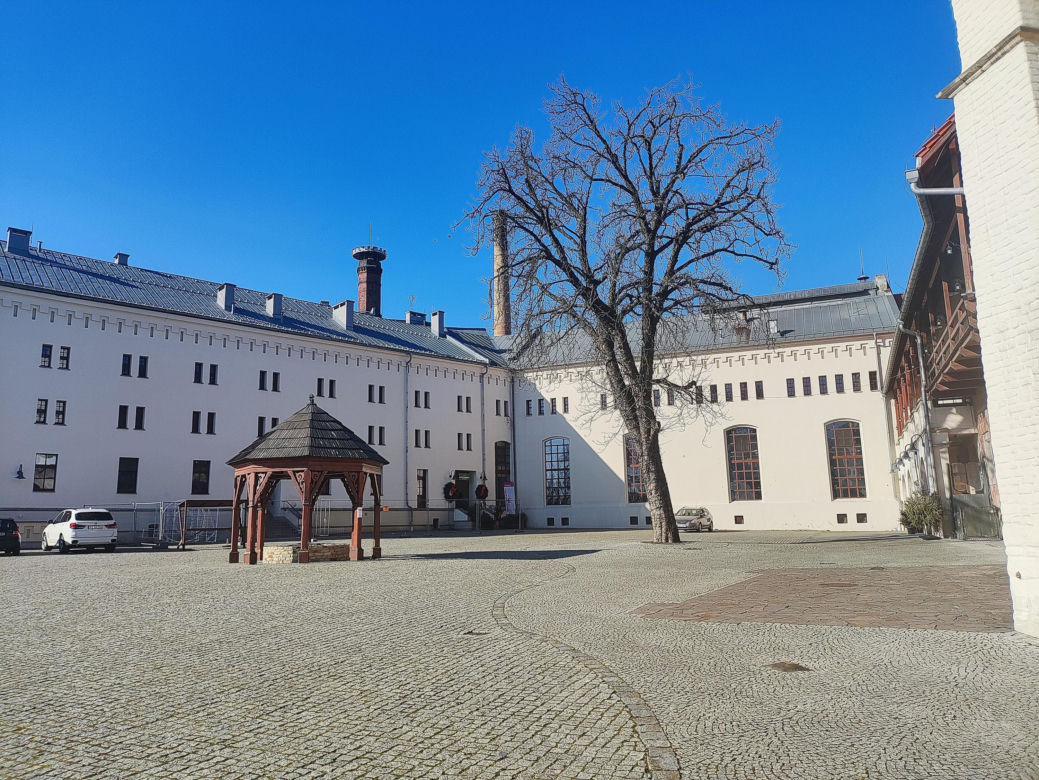 To miasto w województwie śląskim było stolicą. Znajduje się w nim perła śląskiego gotyku