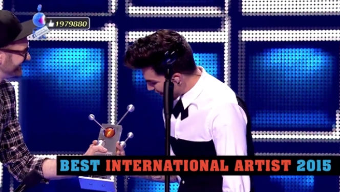 Adam Lambert Najlepszym Międzynarodowym Artystą 2015 roku 