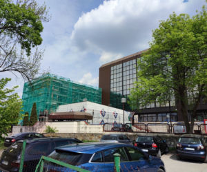 Oryginalny biurowiec w centrum Kielc w remoncie