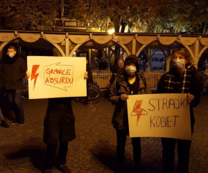  Skandowano, skakano i śpiewano... Kolejny Strajk Kobiet w Lesznie