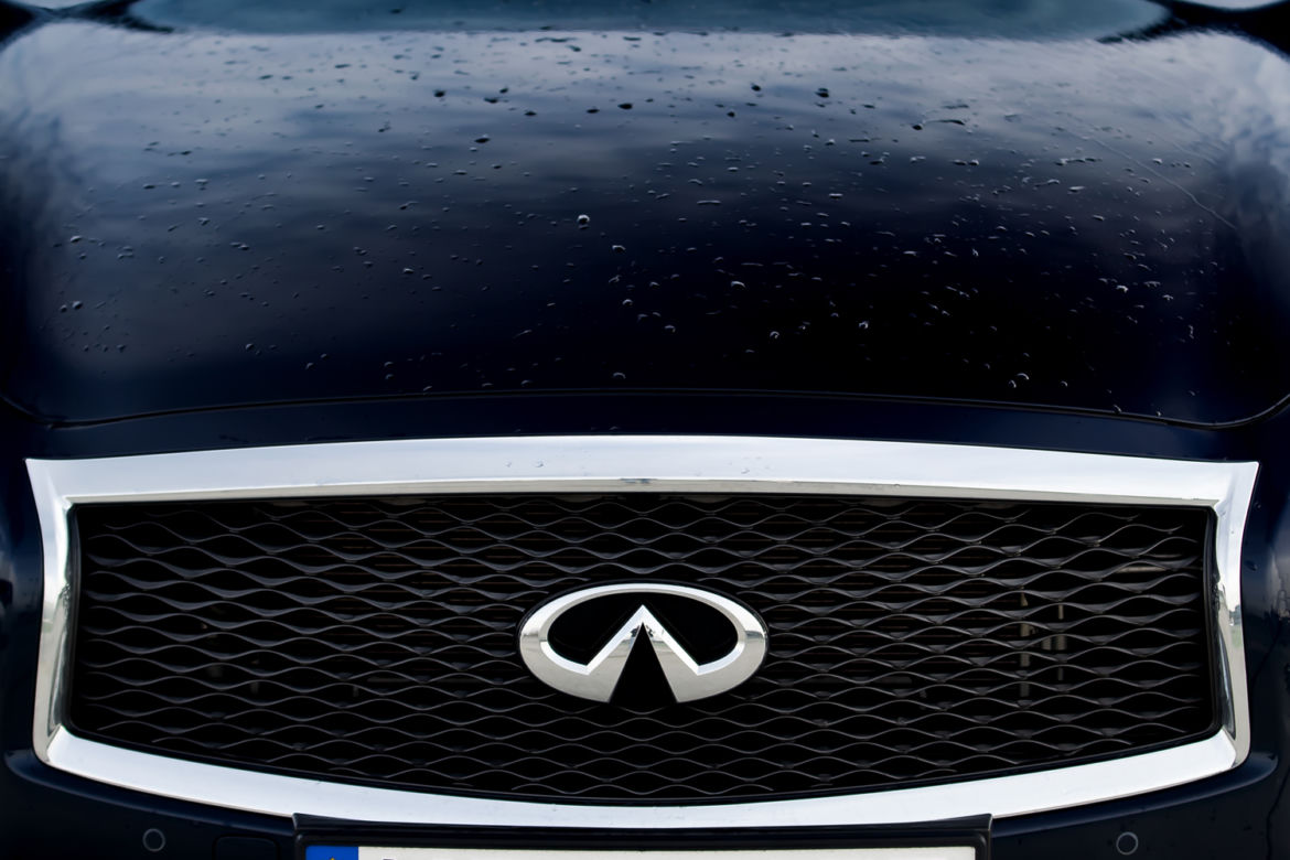 Infiniti Q70h Premium Tech