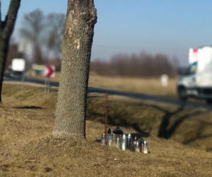 Kasia zginęła w potwornym wypadku. Jej grób utonął w kwiatach