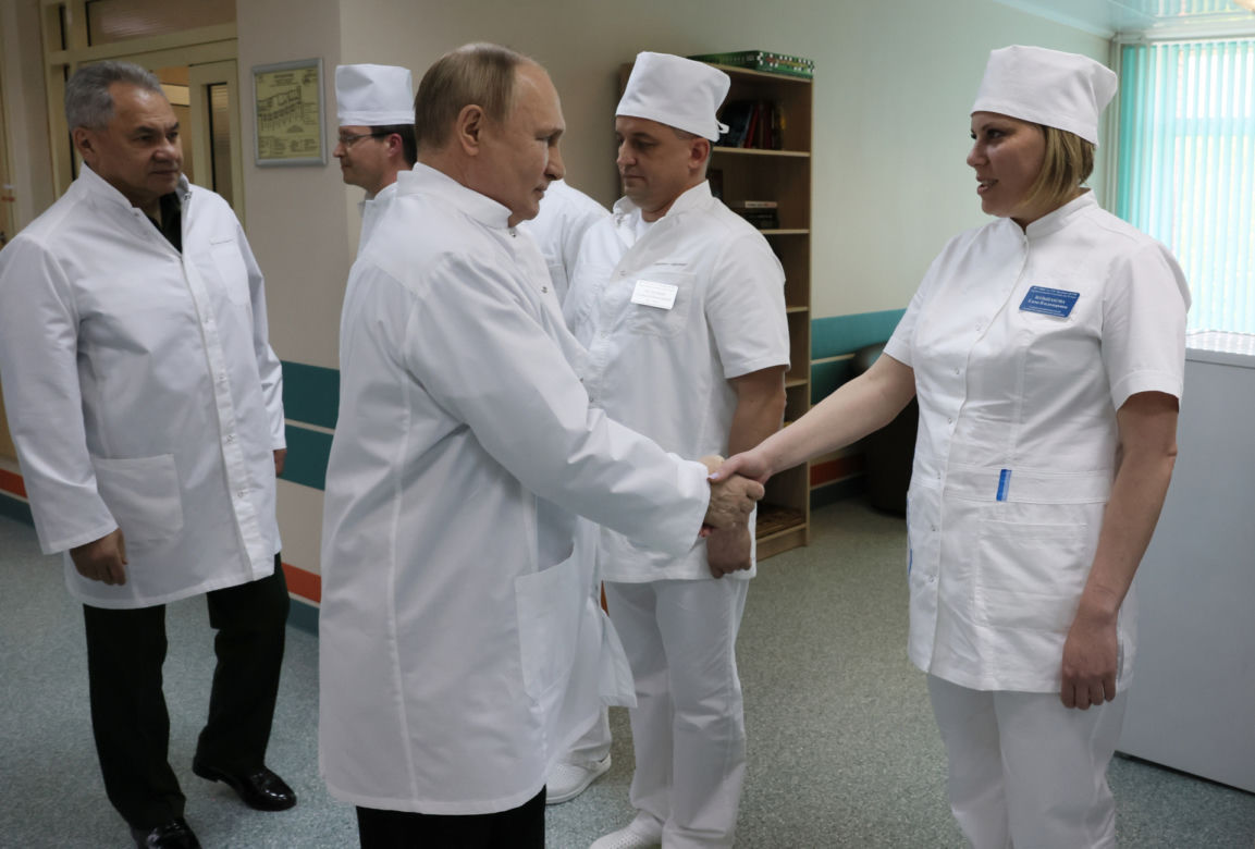 Władimir Putin w szpitalu! Kreml ujawnia zdjęcia