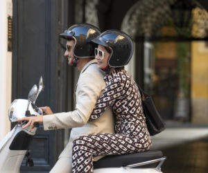 Emily podbija Rzym, a Alfie podyrwa Mindy.