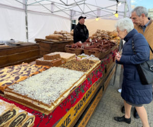 Jarmark Wielkanocny otwarty! Plac Wolności tętni życiem [ZDJĘCIA]