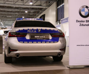 Policyjne radiowozy NA BOGATO! Nowe, oznakowane BMW robi wrażenie