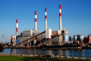 Astoria przeciwko elektrowni