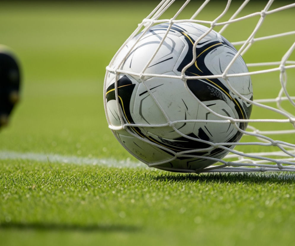 Ekstraklasa piłkarska. Mecz Bruk-Bet – Legia, kto prowadzi do przerwy?