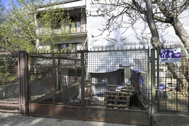 Niekończący się remont sąsiadów Kaczyńskiego