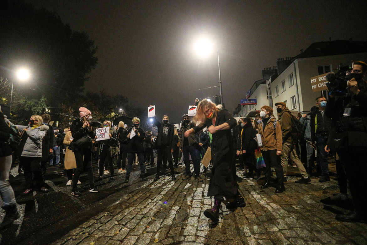 Nocne protesty pod domem Jarosława Kaczyńskiego