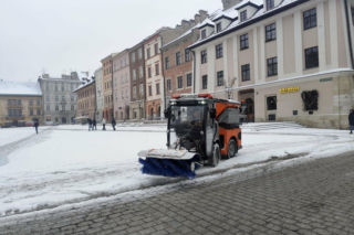 Potężny atak zimy w Krakowie! Śnieg nie odpuści, synoptycy nie mają dobrych informacji