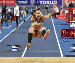 Halowe mistrzostwa Polski w Kujawsko-Pomorskiej Arenie Toruń. Zdjęcia kibiców i zawodników