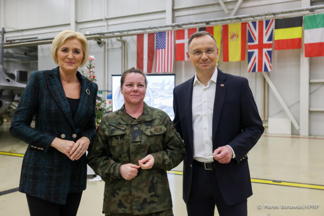 Świąteczne kreacje Agaty Dudy