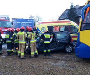Tramwaj zderzył się z samochodem osobowym w Toruniu