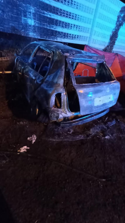 Śmiertelny wypadek pod Koninem! Kobieta i mężczyzna spłonęli w skodzie po zderzeniu z oplem [ZDJĘCIA]
