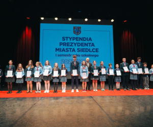 Najzdolniejsi uczniowie odebrali stypendia Prezydenta Miasta Siedlce