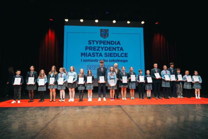 Najzdolniejsi uczniowie odebrali stypendia Prezydenta Miasta Siedlce