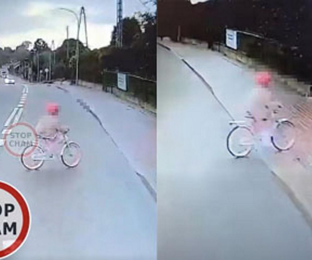 Dziecko na rowerku wjechało prosto pod samochód. Nagranie mrozi krew w żyłach