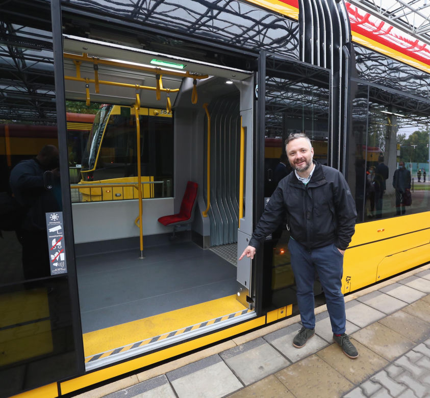 Nowy tramwaj wyjechał warszawskie tory! 