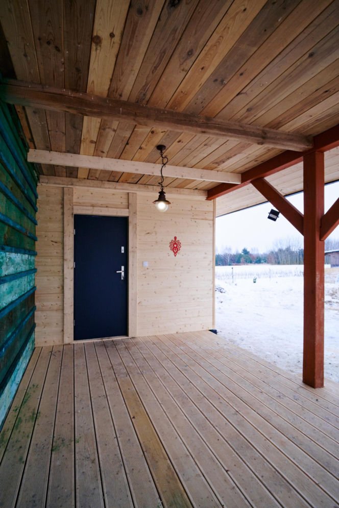 "Mama nie wróciła". Tragiczny wypadek przerwał marzenia. Ekipa "Nasz Nowy Dom" walczyła z czasem. ZDJĘCIA domu przed i po remoncie