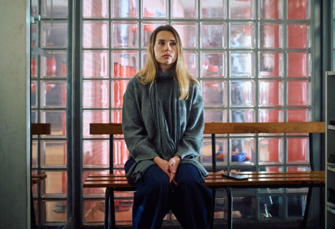 Na Wspólnej, odcinek 4174: Prowokacja Kaliny w dniu ślubu kończy się dramatycznym upadkiem ze schodów - ZDJĘCIA