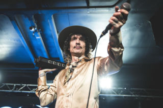 Justin Hawkins (The Darkness) został patronem nowego studia nagraniowego. Mieści się ono w zabytkowej szkole 