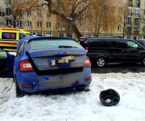 Wypadek rządowego auta na Wołoskiej