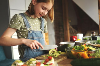 Zdrowe odżywianie nastolatka to powód do dumy? Sprawdź, kiedy staje się niebezpieczną obsesją