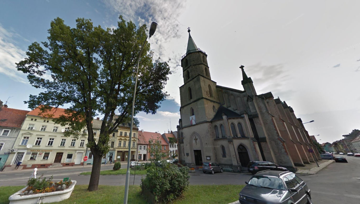 To miasto na Dolnym Śląsku ma najmniejszą powierzchnię. Leży w pobliżu wygasłych wulkanów 