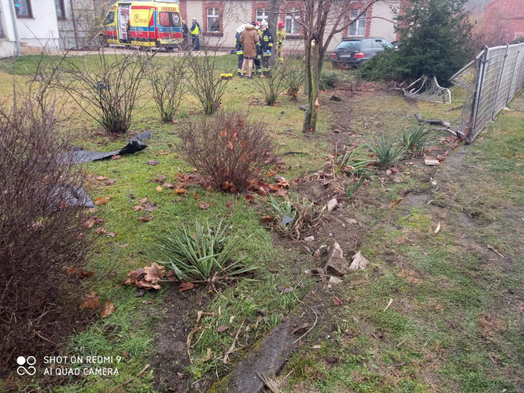 Uderzył autem w dom! Tragedia koło Środy Wielkopolskiej 