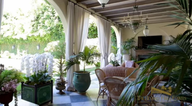 Słynna posiadłość Ozzy'ego Osbourne'a trafiła na sprzedaż! Gwiazdorski luksus za KOLOSALNĄ sumę!