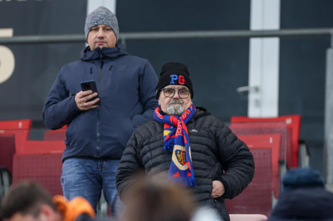 Mecz Piast Gliwice - Legia Warszawa. Kibice na stadionie