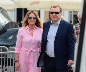 Jacek Kurski z żoną na spacerze w Opolu