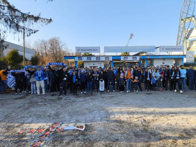 Smutny dzień dla tarnowskiego żużla. Kibice żegnają Unię Tarnów