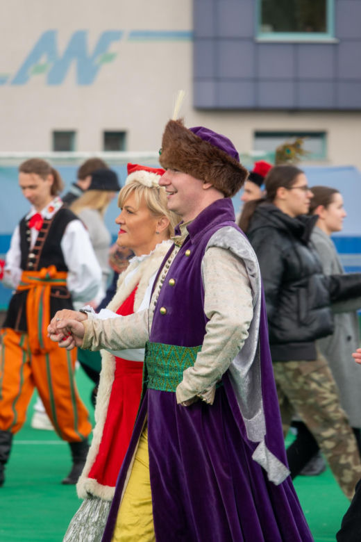 Na AWF-ie wspólnie zatańczyli poloneza